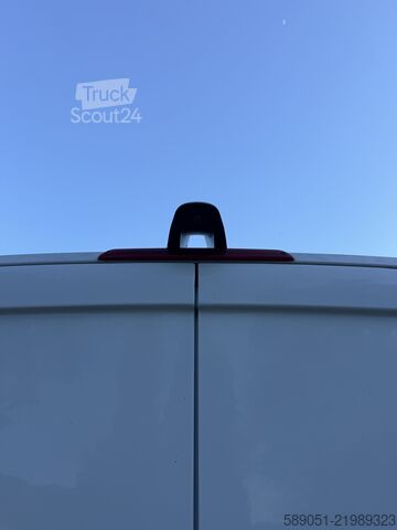 Kısa dingil mesafeli alçak tavanlı panelvan Mercedes-Benz Sprinter 315