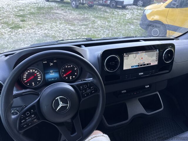 Kısa dingil mesafeli alçak tavanlı panelvan Mercedes-Benz Sprinter 315