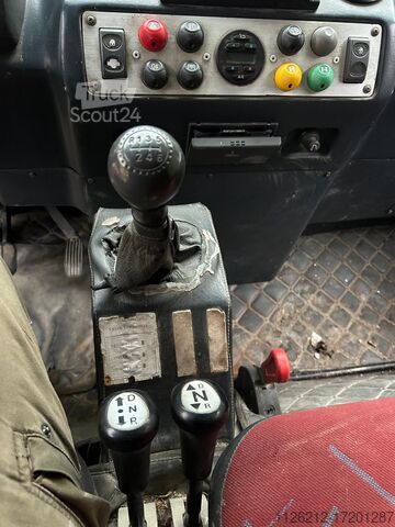 Three-sided tipping van zk r1 operatrice