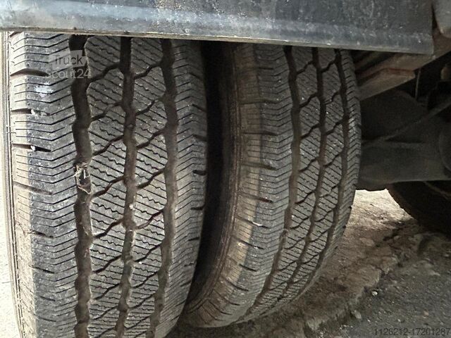 Three-sided tipping van zk r1 operatrice