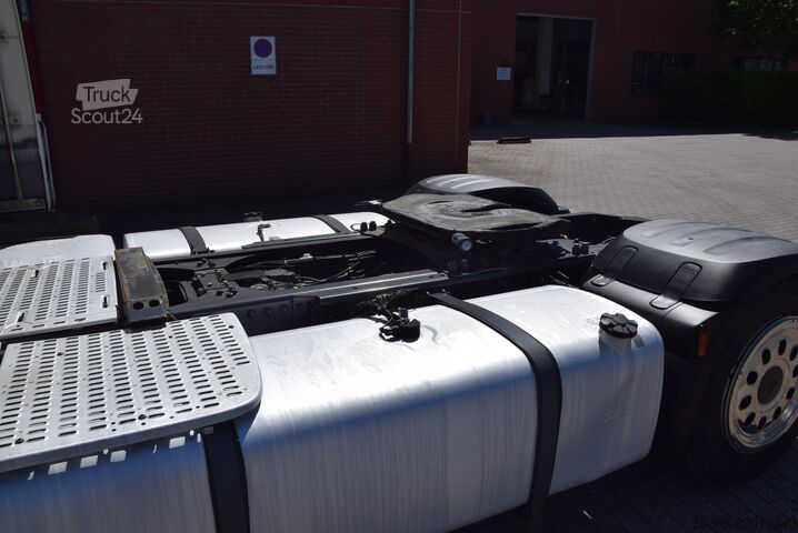 Tilavuusyksikköveturi Daf XF 480 Low Deck Retarder ACC Standklima TV