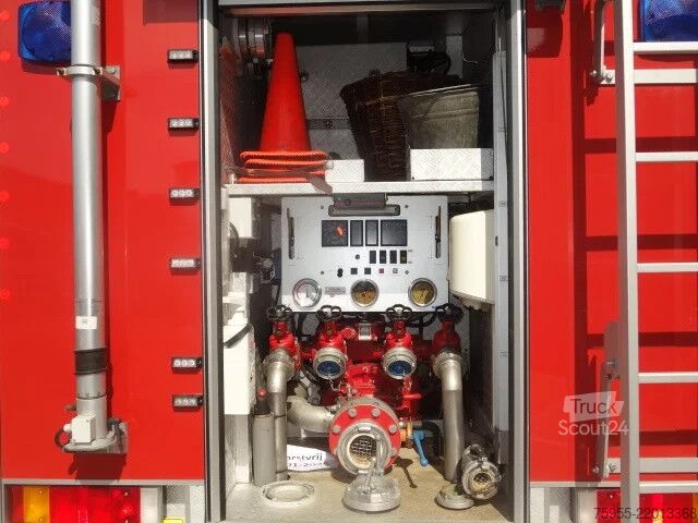 Véhicule de lutte contre les incendies MAN LE 220C GODIVA POMP 2000 LITER TANK,MANUAL GEARBOX