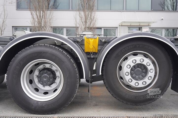Vezetési oktatás / BDF Mercedes-Benz Actros 2540 6×2 / 90 tho. km! / 5-seater
