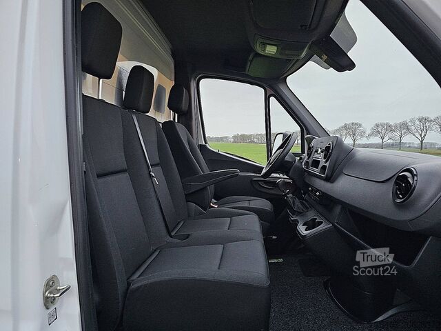 Matkalaukku MERCEDES-BENZ SPRINTER 316 Bakwagen Laadklep!