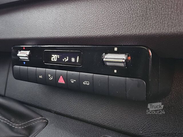 Matkalaukku MERCEDES-BENZ SPRINTER 316 Bakwagen Laadklep!