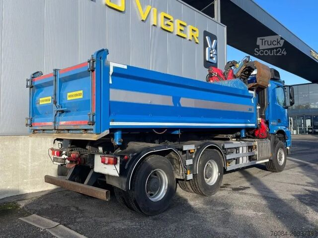 Camion-benne avec grue Mercedes-Benz Arocs 3342 *6x6*meegestuurd as*2zijdige kipper*...