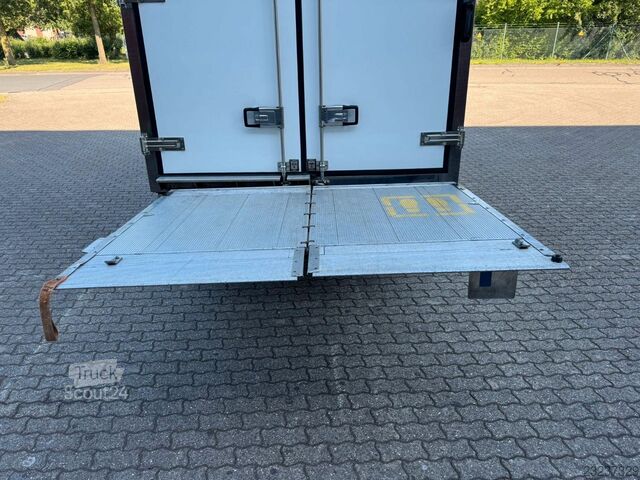 Hűtőfelépítményes furgon IVECO Daily 35S16 Tiefkühlkoffer mit Ladebordwand