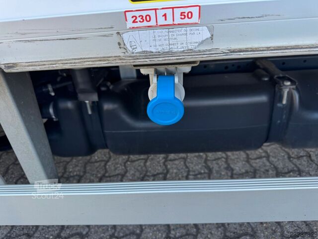 Hűtőfelépítményes furgon IVECO Daily 35S16 Tiefkühlkoffer mit Ladebordwand