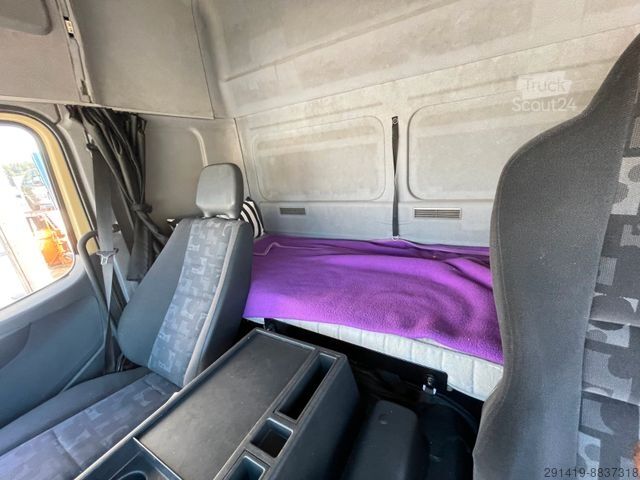 Vrachtwagen met bakwagen MERCEDES-BENZ Axor 1833 4x2 Koffer mit Anhänger Bj 2010