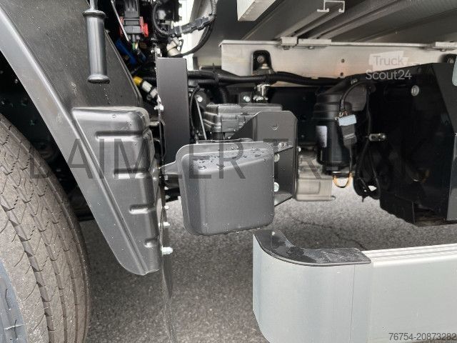 Кутиевиден ван FUSO Mitsubishi Canter 7C18 AMT Koffer LBW