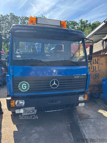 Carro attrezzi con sistema a gancio scarrabile Mercedes-Benz 1117