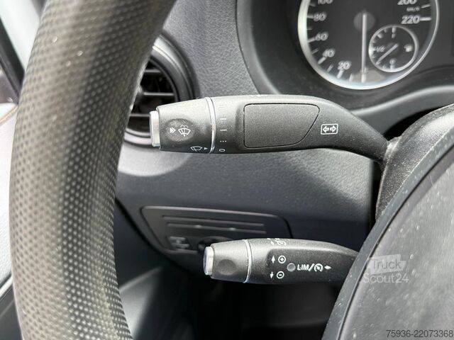 Furgon blaszak Mercedes-Benz Vito 111 CDI Lang Airco Trekhaak Camera Navi Lm...