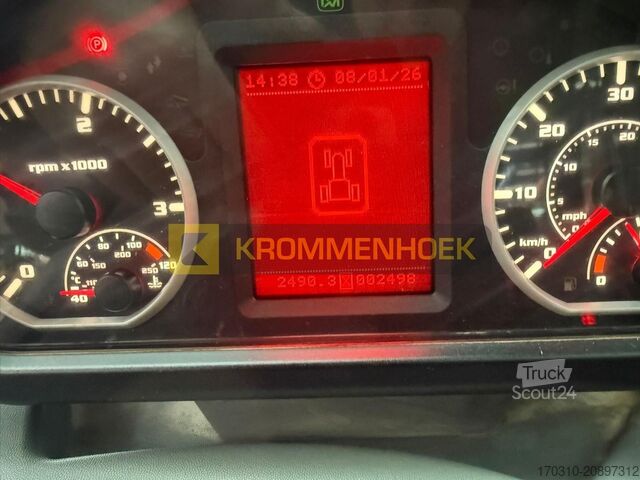 Teleskopik yükleyici Merlo P 27.6 Plus