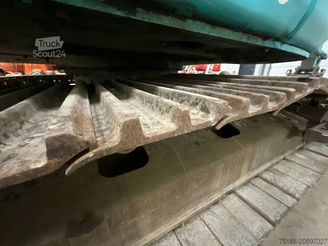 Excavator pe șenile Kobelco SK 140 SR LC-3