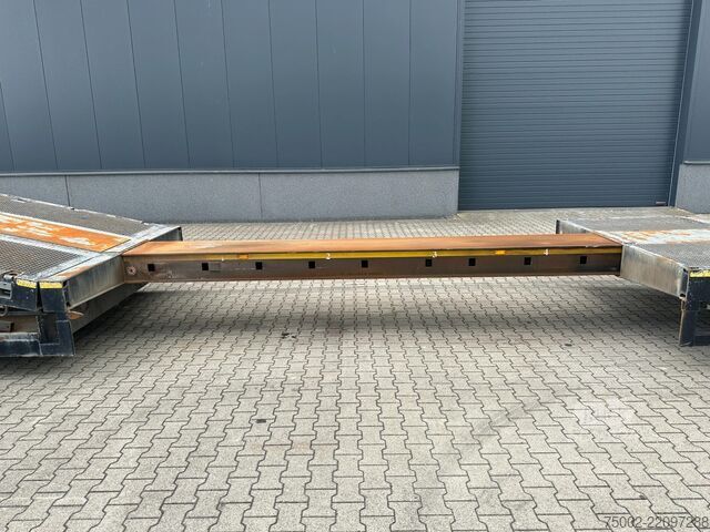 Polovični polnilnik z nizkim nakladanjem Broshuis 3ABSD Lowloader 3-axle / GVW: 59.000kg / Neck: ...