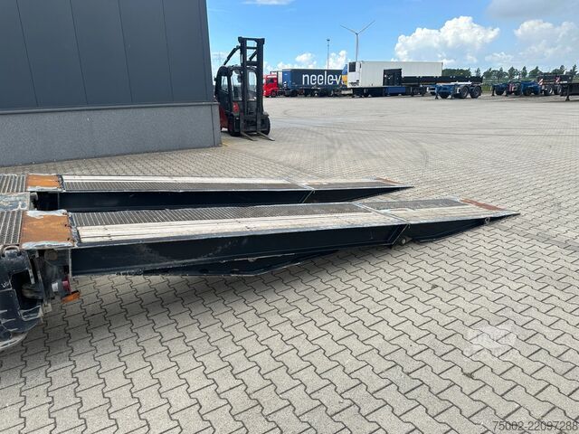 Polovični polnilnik z nizkim nakladanjem Broshuis 3ABSD Lowloader 3-axle / GVW: 59.000kg / Neck: ...