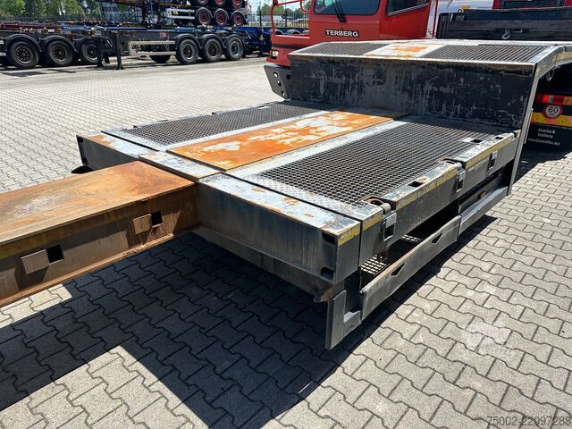 Polovični polnilnik z nizkim nakladanjem Broshuis 3ABSD Lowloader 3-axle / GVW: 59.000kg / Neck: ...