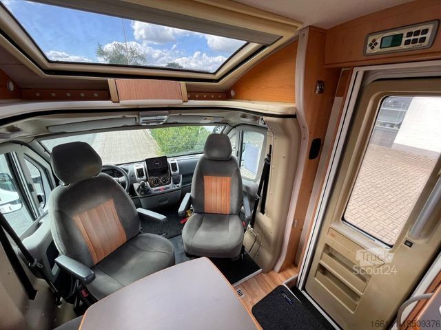 Halvintegrerad husbil EURAMOBIL Contura 660HB - Festbett - Solar -