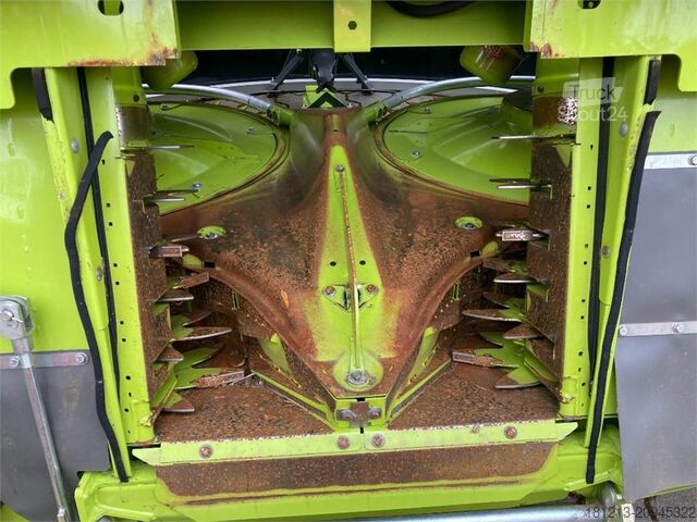 Mezőgazdasági gép CLAAS Orbis 900