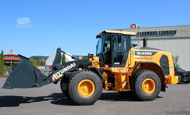 Radlader + Schnellwechsler, Erdschaufel Hyundai HL 940 A mit Hydr. SW Erdschaufel L70