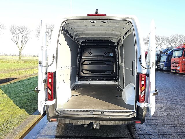 Camioneta familiar de techo alto RENAULT MASTER L3H2 404Km WLTP Navi