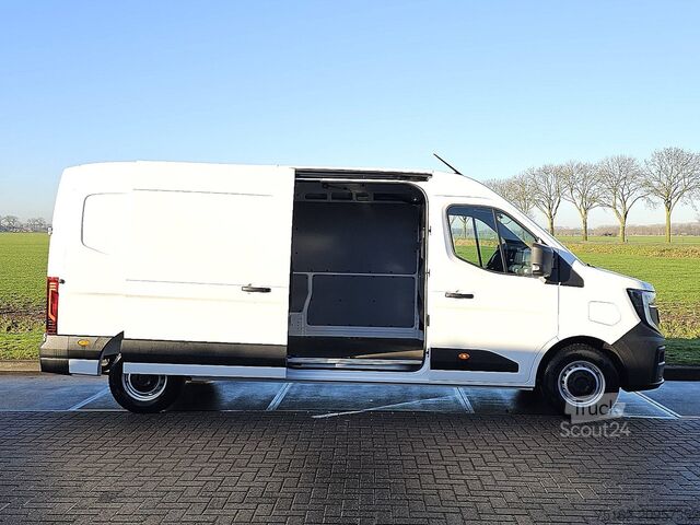 Camioneta familiar de techo alto RENAULT MASTER L3H2 404Km WLTP Navi