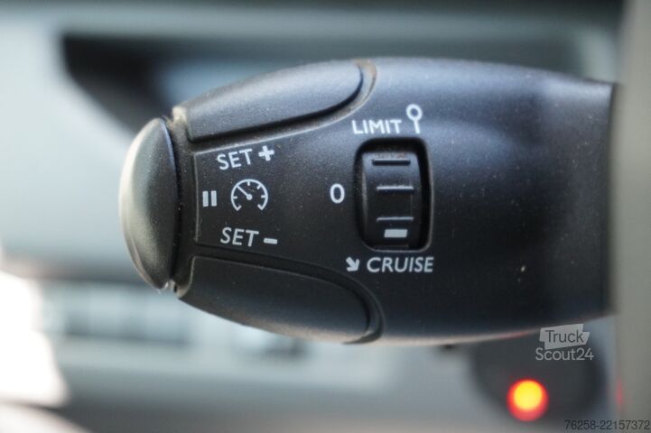 Bestelwagen Peugeot Expert 2.0 BlueHDI 120PK EURO 6 - Airco - Cruis...