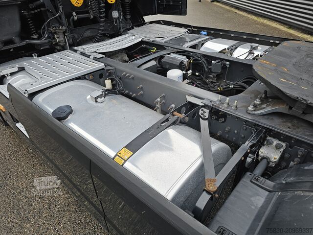 MTS standard Volvo FH 460 4x2 GLOBETROTTER / NL TRUCK