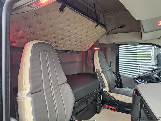 MTS standard Volvo FH 460 4x2 GLOBETROTTER / NL TRUCK