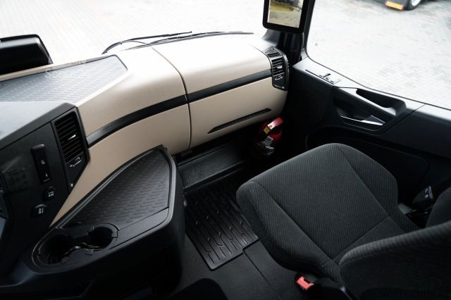 Tracteur routier standard MERCEDES-BENZ ACTROS 1851 / RETARDER  / GIGA SPACE  / EURO 6 /