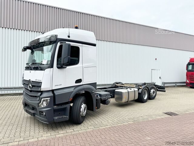 Kuorma-auton runko Mercedes-Benz Actros 2545 L 6x2 Actros 2545 L 6x2, Lenk-/Liftachse, StreamSpace, MultimediaCockpit