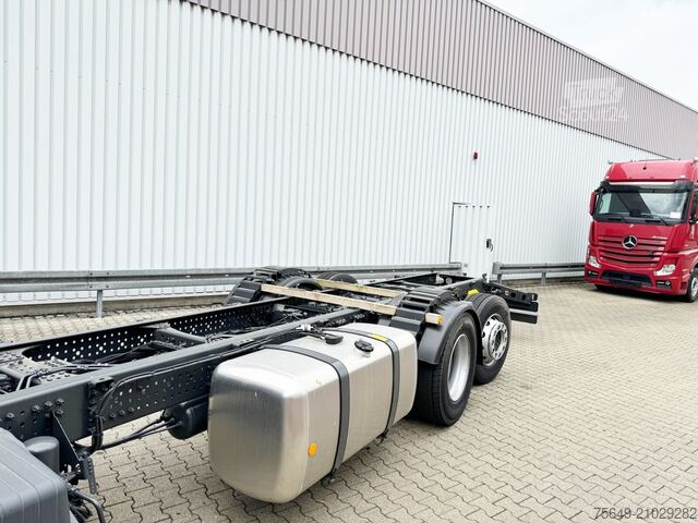 Kuorma-auton runko Mercedes-Benz Actros 2545 L 6x2 Actros 2545 L 6x2, Lenk-/Liftachse, StreamSpace, MultimediaCockpit