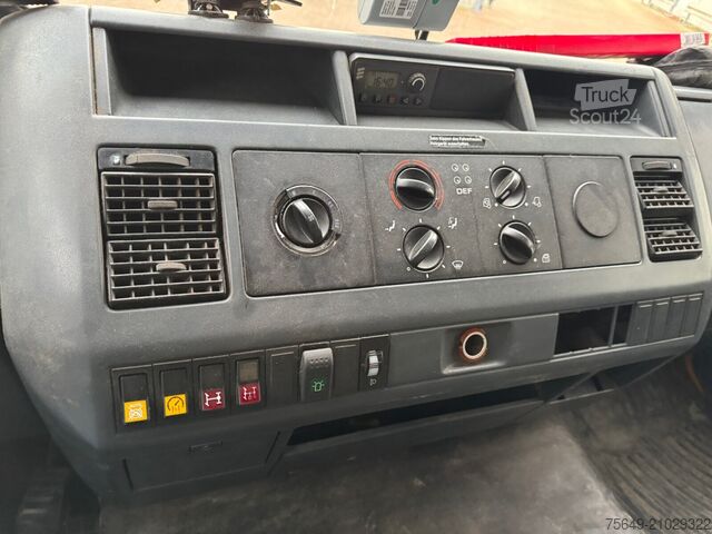 Benne tri-benne MAN LE 8.180 4X2 BB Doka LE 8.180 4X2 BB Doka, 2x AHK