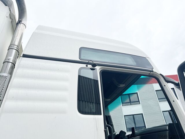 Бортовой грузовик MAN TGX 18.400 4X2 BL TGX 18.400 4X2 BL, Fahrschule, 2x AHK, 6 Sitzer