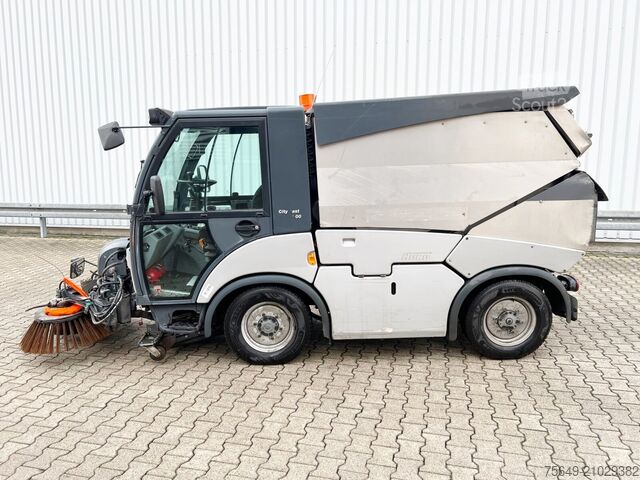 Fourgon personnalisé Hako Multicar Citymaster 2000 2B Kehrmaschine 4x2 Multicar Citymaster 2000 2B Kehrmaschine 4x2