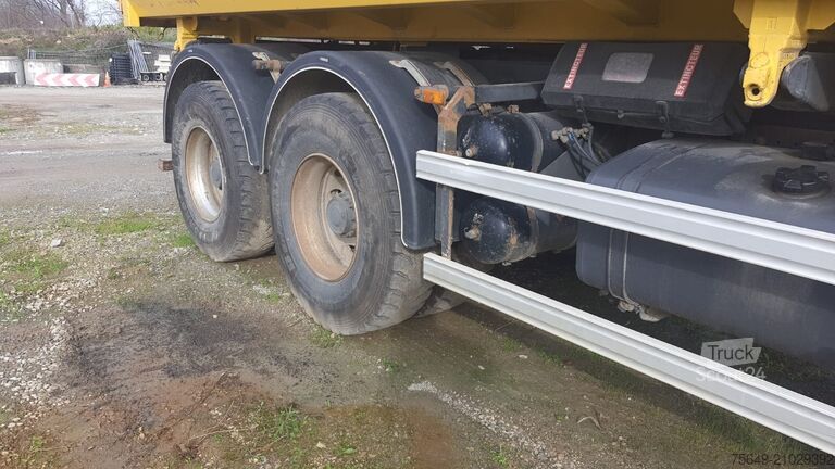 Camion-benne tricar Renault Kerax 380.26 6x4 Kerax 380.26 6x4, Bordmatik links