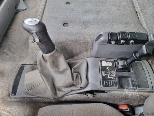 Camion-benne tricar Renault Kerax 380.26 6x4 Kerax 380.26 6x4, Bordmatik links