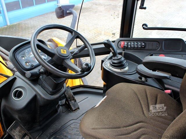 Kolesni nakladalnik JCB 457 ZX