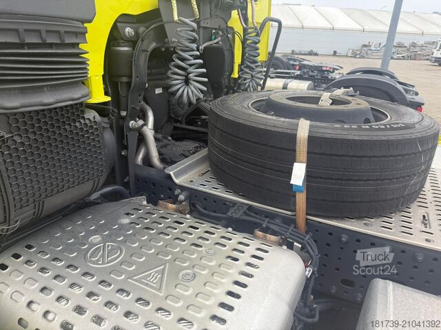 Standard tractor unit Iveco S-WAY 480 AT440 tractor unit / 2022