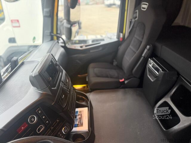 Standard tractor unit Iveco S-WAY 480 AT440 tractor unit / 2022