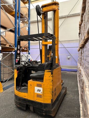Narrow-aisle forklift JUNGHEINRICH STP 020