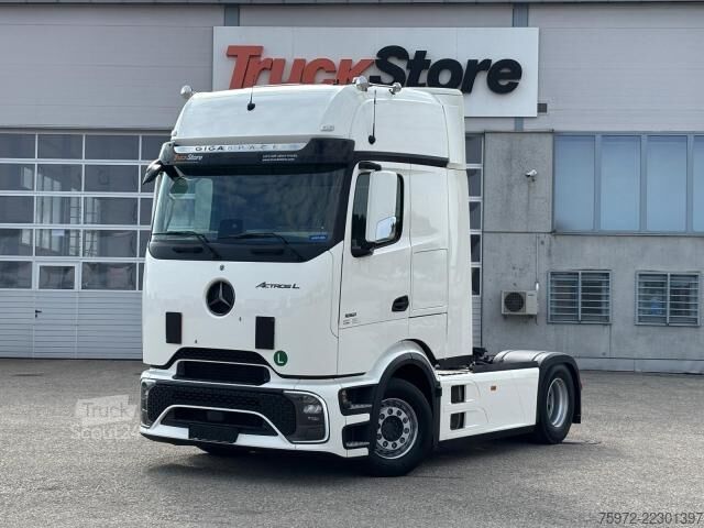Standarta vilcējs  Actros 1851 LS