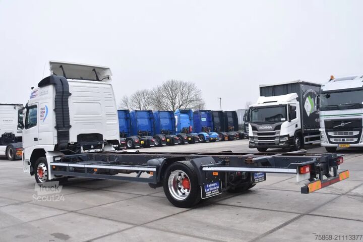 Chasis con cabina Volvo FM 340 4x2 - EURO 5 - 935 TKM - AIRCO - CAB HEA...