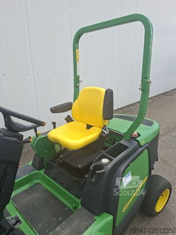 Ruohonleikkuri John Deere 1445 SeriesII 4WD Diesel Frontmäher Mulchmähwerk
