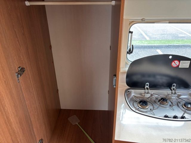 Camper semintegrato EURAMOBIL Profila 670SB Luftfederung*ZR neu*1. HAND