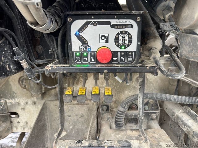 Grue à tour Hiab HIAB X-HIPRO 232 E-5 FUNK BAUJAHR 2019