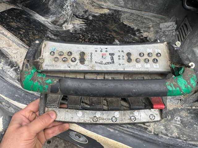 Grue à tour Hiab HIAB X-HIPRO 232 E-5 FUNK BAUJAHR 2019