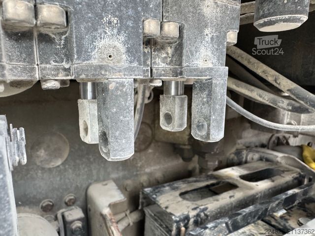 Grue à tour Hiab HIAB X-HIPRO 232 E-5 FUNK BAUJAHR 2019