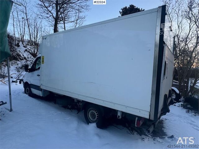 валіза Mercedes-Benz Sprinter Box Truck with Tail Lift and Side Door