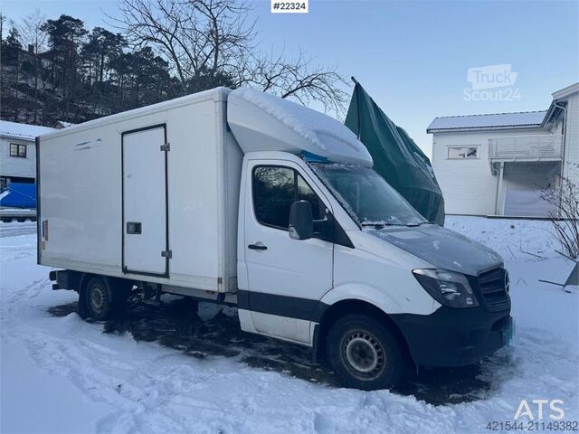 валіза Mercedes-Benz Sprinter Box Truck with Tail Lift and Side Door